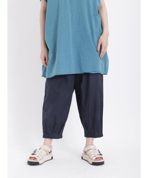 Samansa Mos2（サマンサ モスモス）の「裾タックテーパードパンツ（その他パンツ・レディース・ネイビー/カーキ/ベージュ・F）」の7枚目の写真