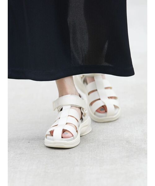 AMERICAN HOLIC（アメリカンホリック）の「ボリュームライトソールグルカサンダル（サンダル・レディース・アイボリー/ブラック・M/S/L）」の3枚目の写真