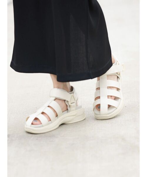 AMERICAN HOLIC（アメリカンホリック）の「ボリュームライトソールグルカサンダル（サンダル・レディース・アイボリー/ブラック・M/S/L）」の4枚目の写真