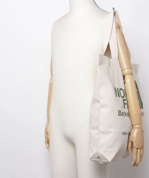 THE NORTH FACE(ザノースフェイス)の「THE NORTH FACE ORGANIC COTTON TOTE / ザ・ノース・フェイス オーガニック コットン トート(トートバッグ・メンズ・ベージュ/ベージュ系その他/ベージュ系その他3/ベージュ系その他2/グレー/オリーブ・FREE)」の10枚目の写真