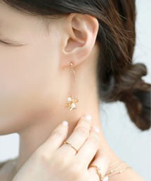 パールとゴールドの両耳用ピアス パール ゴールド ピアス(両耳用) - メルカリ