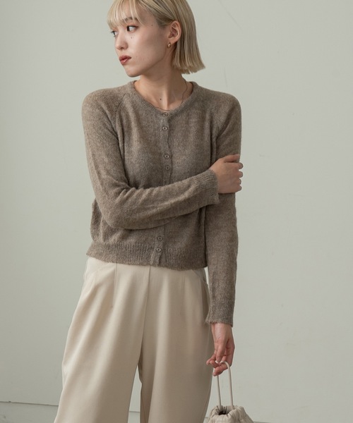 Amiur（エミレ）の「fluffy soft touch pullover（ニット/セーター・レディース・グレー/アイボリー/ブラウン系/グリーン・FREE）」の3枚目の写真