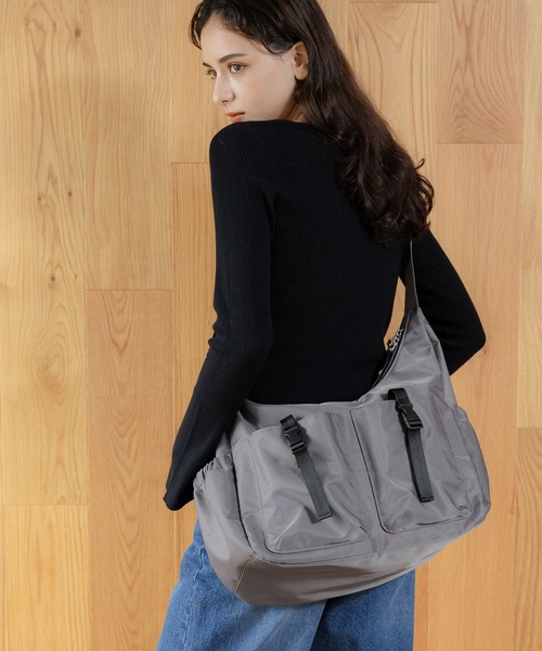 LAKOLE（ラコレ）の「ポケットショルダーBAG / 980170（ショルダーバッグ・レディース・ブラック/アイボリー/グレー・FREE）」の3枚目の写真