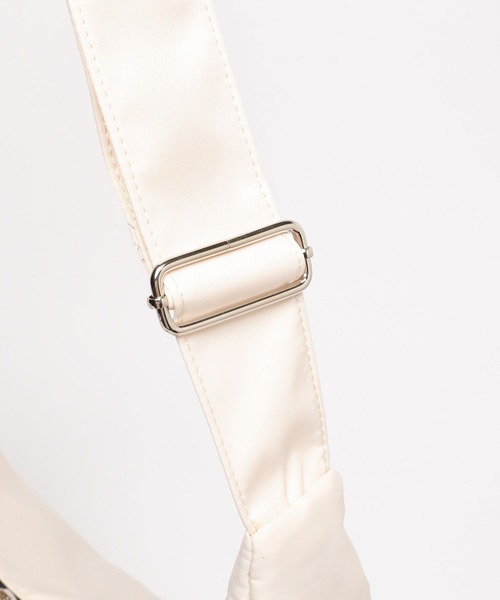 LAKOLE（ラコレ）の「ポケットショルダーBAG / 980170（ショルダーバッグ・レディース・ブラック/アイボリー/グレー・FREE）」の11枚目の写真