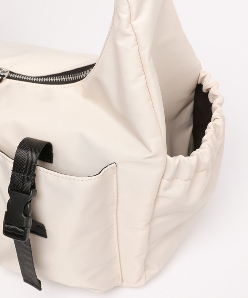 LAKOLE（ラコレ）の「ポケットショルダーBAG / 980170（ショルダーバッグ・レディース・ブラック/アイボリー/グレー・FREE）」の14枚目の写真