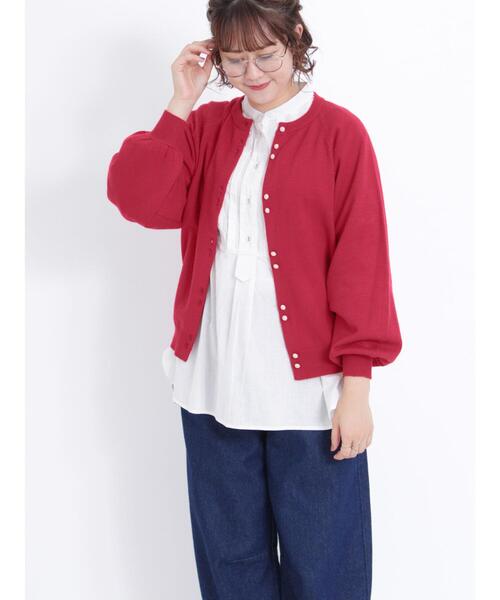 Samansa Mos2（サマンサ モスモス）の「【マシンウォッシャブル】くるみ釦クルーネックカーディガン（カーディガン/ボレロ・レディース・キャメル/レッド/キナリ/ブラック・F）」の4枚目の写真