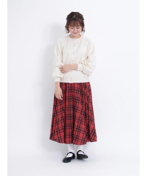 Samansa Mos2（サマンサ モスモス）の「【マシンウォッシャブル】くるみ釦クルーネックカーディガン（カーディガン/ボレロ・レディース・キャメル/レッド/キナリ/ブラック・F）」の8枚目の写真