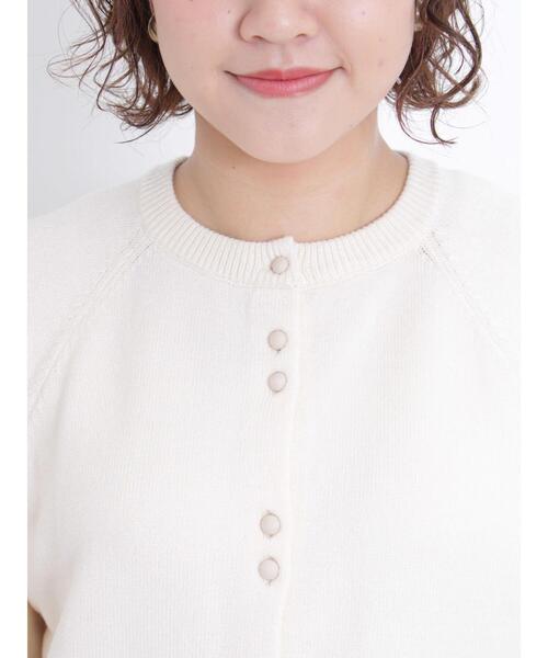 Samansa Mos2（サマンサ モスモス）の「【マシンウォッシャブル】くるみ釦クルーネックカーディガン（カーディガン/ボレロ・レディース・キャメル/レッド/キナリ/ブラック・F）」の19枚目の写真