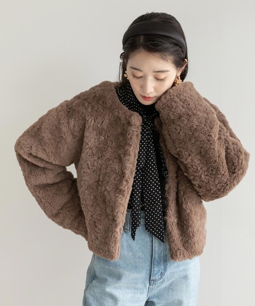 RANDA（ランダ）の「中綿入りショートファーブルゾン（ブルゾン・レディース・ホワイト/ブラウン/グレイッシュベージュ・FREE）」の3枚目の写真
