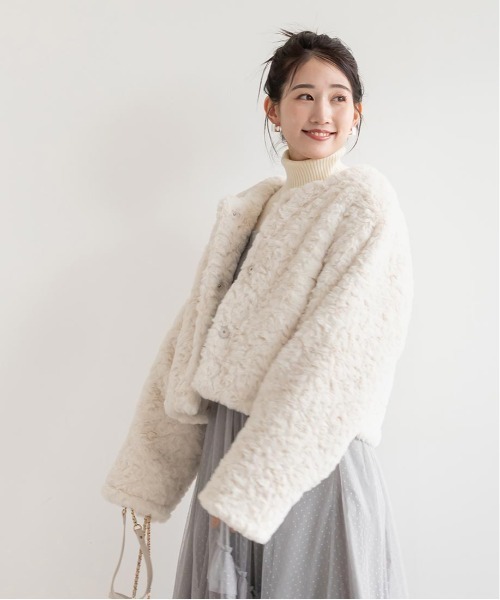 RANDA（ランダ）の「中綿入りショートファーブルゾン（ブルゾン・レディース・ホワイト/ブラウン/グレイッシュベージュ・FREE）」の6枚目の写真