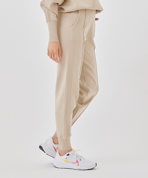 NERGY（ナージー）の「スポンジニットジョガーパンツ（その他パンツ・レディース・スミクロ/ラベンダー/ライトグレー/ベージュ・FREE）」の4枚目の写真