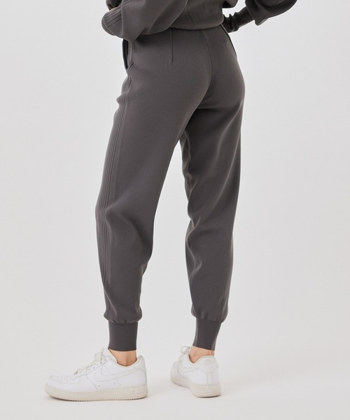 NERGY（ナージー）の「スポンジニットジョガーパンツ（その他パンツ・レディース・スミクロ/ラベンダー/ライトグレー/ベージュ・FREE）」の10枚目の写真