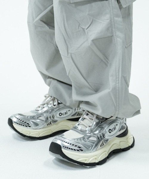 Ocai(オカイ)の「ストリートファッション Ocai オカイ RUN TECH ランテック ボリュームスニーカー 厚底スニーカー シューズ 靴 運動靴 テック系 ダッドスニーカー ローカットスニーカー 厚底シューズ 韓国ファッション 韓国ストリート(スニーカー・メンズ・ホワイト/ブラック/シルバー・27.0cm/24.5㎝/26.0cm/27.5cm/25.0cm/26.5cm/28.0cm/25.5cm)」の3枚目の写真