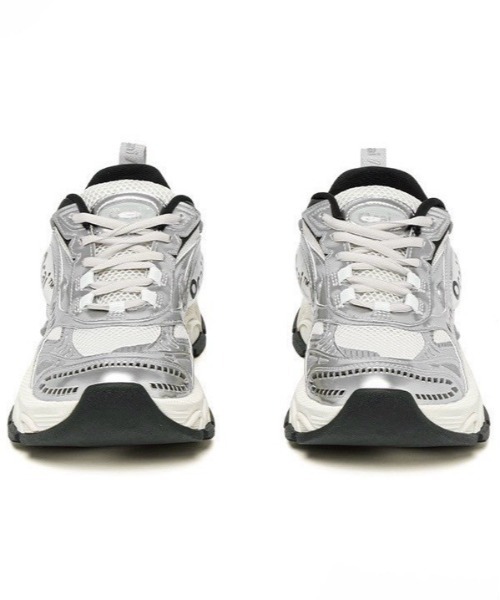 Ocai(オカイ)の「ストリートファッション Ocai オカイ RUN TECH ランテック ボリュームスニーカー 厚底スニーカー シューズ 靴 運動靴 テック系 ダッドスニーカー ローカットスニーカー 厚底シューズ 韓国ファッション 韓国ストリート(スニーカー・メンズ・ホワイト/ブラック/シルバー・27.0cm/24.5㎝/26.0cm/27.5cm/25.0cm/26.5cm/28.0cm/25.5cm)」の18枚目の写真