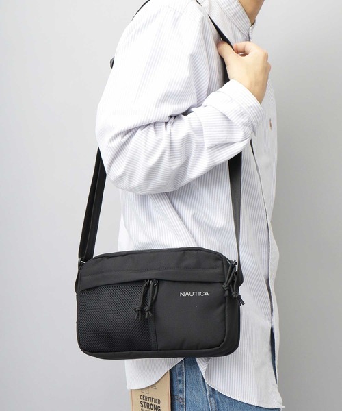 NAUTICA(ノーティカ)の「メッシュポケット ナイロン 横型 スクエアショルダー 多収納 クッションポケット付き(ショルダーバッグ・メンズ・ブラック・FREE)」の3枚目の写真