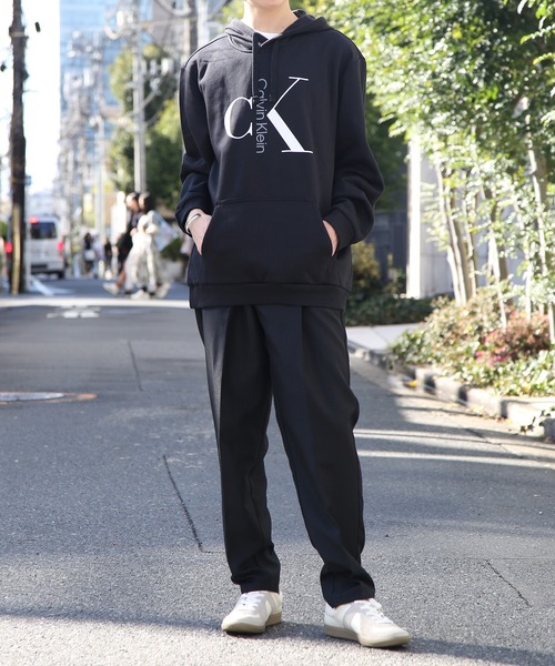 Calvin Klein(カルバン・クライン)の「【Calvin Klein】プルオーバーフーディー40QC403(パーカー・メンズ・ホワイト/ブラック・L/XL/S/M)」の10枚目の写真