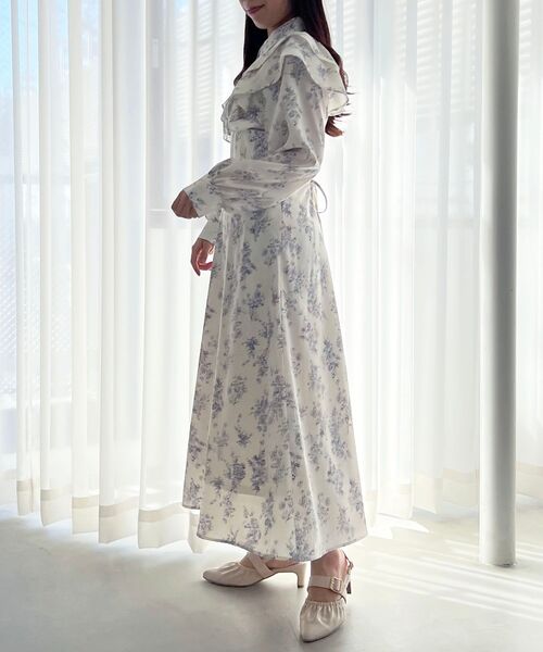 MAJESTIC LEGON（マジェスティックレゴン）の「バックレースアップ花柄