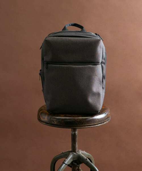 RODE SKO（ロデスコ）の「撥水バックパック M（バックパック/リュック・メンズ・チャコールグレー/ブラック・ONE）」の2枚目の写真