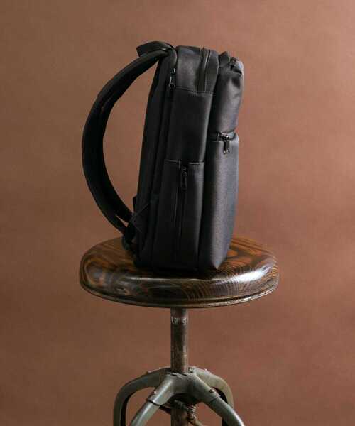 RODE SKO（ロデスコ）の「撥水バックパック M（バックパック/リュック・メンズ・チャコールグレー/ブラック・ONE）」の16枚目の写真