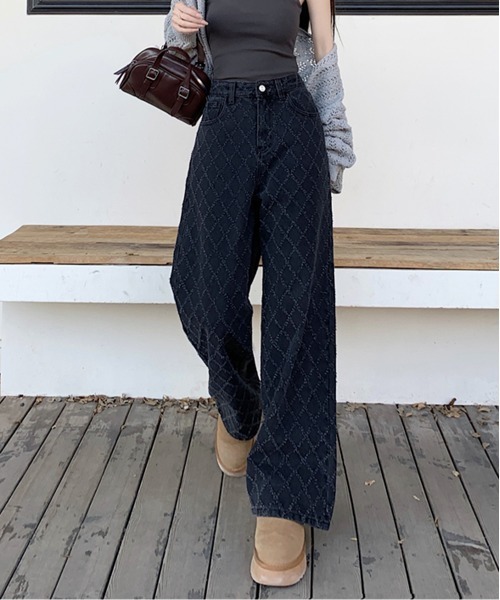 by muni:r（バイ ムニール）の「キルティングダイヤワイドデニムパンツ（デニムパンツ・レディース・ブラック・SMALL/MEDIUM）」の4枚目の写真