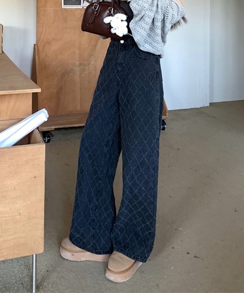 by muni:r（バイ ムニール）の「キルティングダイヤワイドデニムパンツ（デニムパンツ・レディース・ブラック・SMALL/MEDIUM）」の15枚目の写真