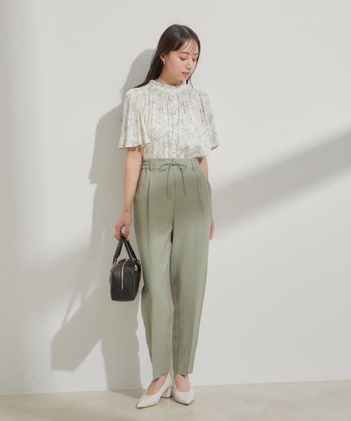 VIS(ビス)の「【前後2WAY】割繊サテンフリルスリーブブラウス【接触冷感・洗える】(シャツ/ブラウス・レディース・オフホワイト/ホワイト系その他5/ライトグリーン/ブルー系その他・FREE)」の19枚目の写真