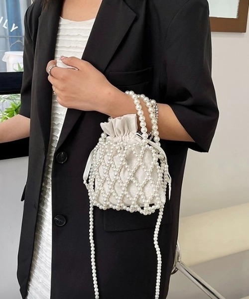 LADY LIKE（レディライク）の「パールデザイン巾着付きミニバック（ハンドバッグ・レディース・ホワイト・F）」の3枚目の写真