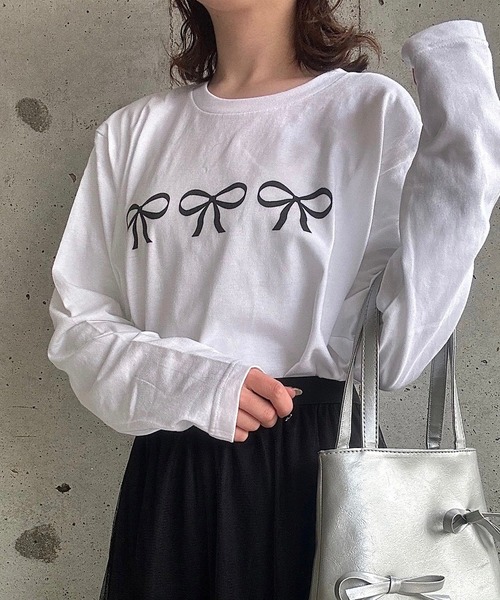 cuorequal（クオレコール）の「リボンプリントロングＴシャツ（Tシャツ/カットソー・レディース・ホワイト/ホワイト系その他・MEDIUM/LARGE）」の5枚目の写真