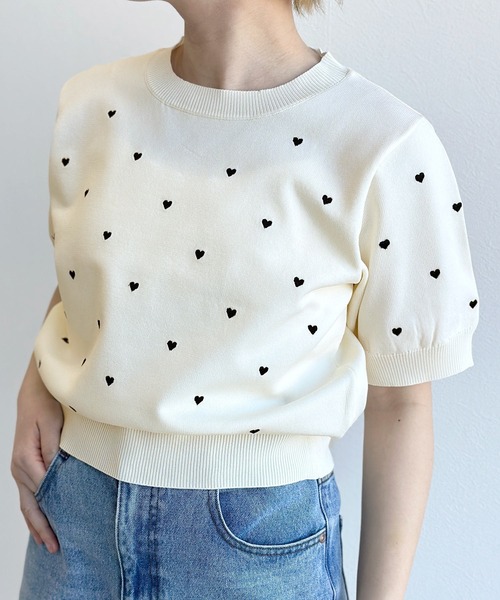 w closet（ダブルクローゼット）の「ハート刺しゅう半袖ニットプル