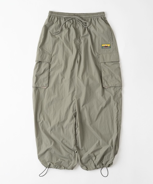 kutir(クティール)の「バイカラーピスナイロンカーゴワイドパンツ(カーゴパンツ・メンズ・ライトグレー/ブラック/ネイビー/ライトカーキ・SMALL/MEDIUM/LARGE)」の3枚目の写真