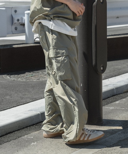 kutir(クティール)の「バイカラーピスナイロンカーゴワイドパンツ(カーゴパンツ・メンズ・ライトグレー/ブラック/ネイビー/ライトカーキ・SMALL/MEDIUM/LARGE)」の10枚目の写真