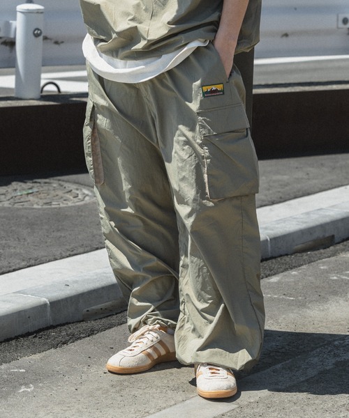 kutir(クティール)の「バイカラーピスナイロンカーゴワイドパンツ(カーゴパンツ・メンズ・ライトグレー/ブラック/ネイビー/ライトカーキ・SMALL/MEDIUM/LARGE)」の6枚目の写真