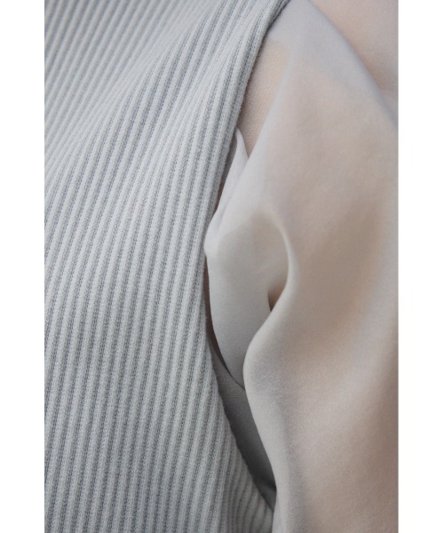 AZUL by moussy（アズールバイマウジー）の「シアースリーブパフトップス（Tシャツ/カットソー・レディース・ブラック/ライトベージュ/ライトグレー・SMALL/MEDIUM）」の10枚目の写真