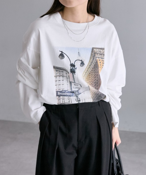 PUAL CE CIN(ピュアルセシン)の「【WEB限定】フォトプリントロングスリーブカットソー(Tシャツ/カットソー・レディース・ホワイト系その他2/ホワイト系その他・FREE)」の2枚目の写真