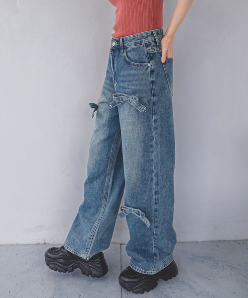 madrepadre（マドレパドレ）の「リボンモチーフデニムパンツ（デニムパンツ・レディース・ライトブルー/ブルー・SMALL/MEDIUM/LARGE）」の5枚目の写真