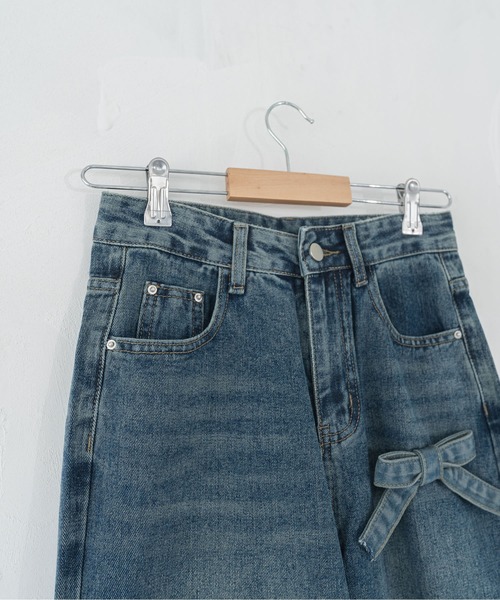 madrepadre（マドレパドレ）の「リボンモチーフデニムパンツ（デニムパンツ・レディース・ライトブルー/ブルー・SMALL/MEDIUM/LARGE）」の21枚目の写真