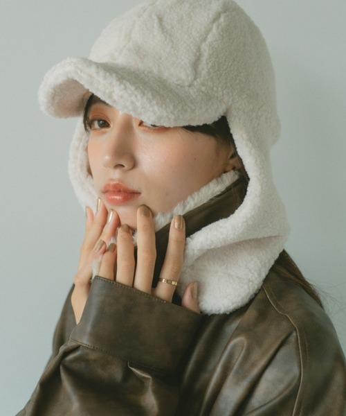 VANNIE U（ヴァニーユー）の「ボアフライトキャップ/マグネット付き（キャップ・レディース・チャコールグレー/アイボリー・FREE）」の11枚目の写真