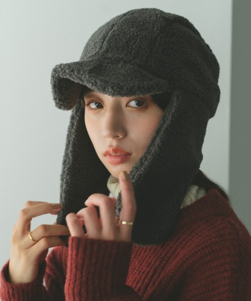 VANNIE U（ヴァニーユー）の「ボアフライトキャップ/マグネット付き（キャップ・レディース・チャコールグレー/アイボリー・FREE）」の6枚目の写真