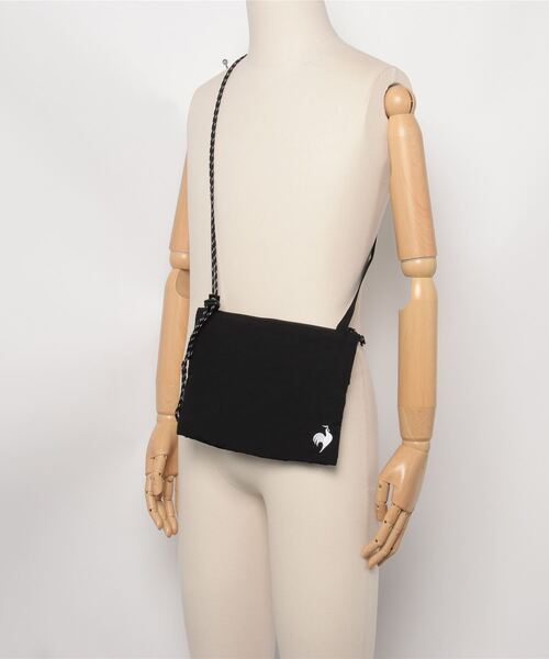 le coq sportif（ルコックスポルティフ）の「サコッシュ（ボディバッグ/ウエストポーチ・メンズ・ブラック/ブルー・F）」の4枚目の写真