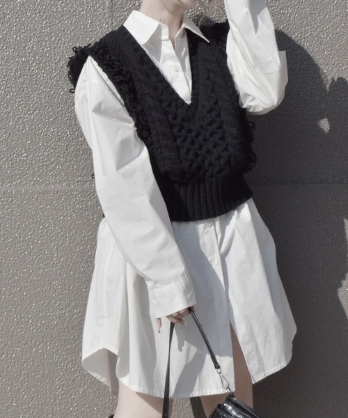 Vネックループヤーンニットベスト/Vneck loop yarn knit vest ノースリーブ タンクトップ フリンジ 重ね着 レイヤード ジレ アイボリー ホワイト 白 黒 ブラック(ベスト)|Reurie'(レウリィ) Vネックループヤーンニットベスト/Vneck loop yarn knit vest ノースリーブ タンクトップ フリンジ 重ね着 レイヤード ジレ アイボリー ホワイト 白 黒 ブラック(ベスト)|Reurie'(レウリィ)