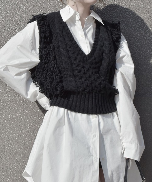 Vネックループヤーンニットベスト/Vneck loop yarn knit vest ノースリーブ タンクトップ フリンジ 重ね着 レイヤード ジレ アイボリー ホワイト 白 黒 ブラック(ベスト)|Reurie'(レウリィ) Vネックループヤーンニットベスト/Vneck loop yarn knit vest ノースリーブ タンクトップ フリンジ 重ね着 レイヤード ジレ アイボリー ホワイト 白 黒 ブラック(ベスト)|Reurie'(レウリィ)