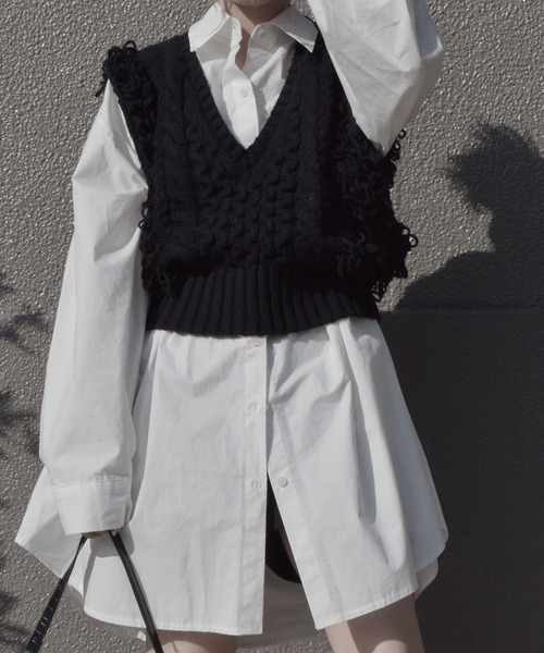 Vネックループヤーンニットベスト/Vneck loop yarn knit vest ノースリーブ タンクトップ フリンジ 重ね着 レイヤード ジレ アイボリー ホワイト 白 黒 ブラック(ベスト)|Reurie'(レウリィ) Vネックループヤーンニットベスト/Vneck loop yarn knit vest ノースリーブ タンクトップ フリンジ 重ね着 レイヤード ジレ アイボリー ホワイト 白 黒 ブラック(ベスト)|Reurie'(レウリィ)