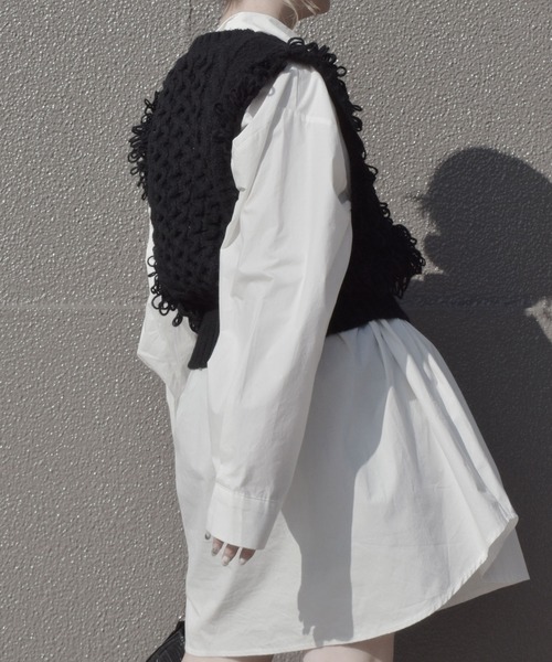 Vネックループヤーンニットベスト/Vneck loop yarn knit vest ノースリーブ タンクトップ フリンジ 重ね着 レイヤード ジレ アイボリー ホワイト 白 黒 ブラック(ベスト)|Reurie'(レウリィ) Vネックループヤーンニットベスト/Vneck loop yarn knit vest ノースリーブ タンクトップ フリンジ 重ね着 レイヤード ジレ アイボリー ホワイト 白 黒 ブラック(ベスト)|Reurie'(レウリィ)