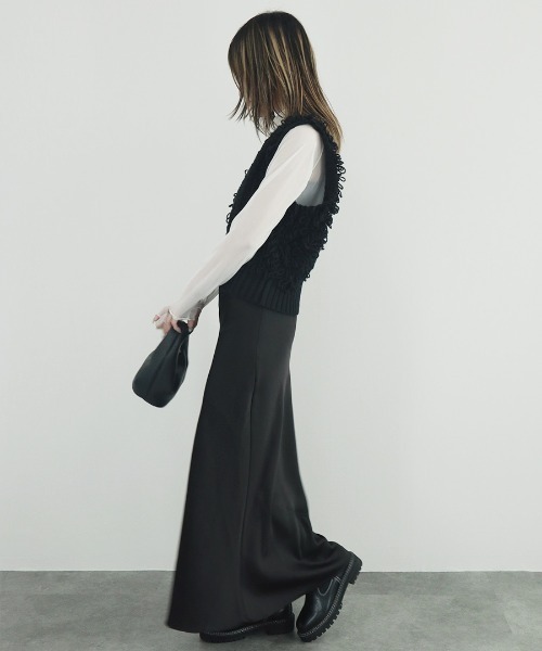 Vネックループヤーンニットベスト/Vneck loop yarn knit vest ノースリーブ タンクトップ フリンジ 重ね着 レイヤード ジレ アイボリー ホワイト 白 黒 ブラック(ベスト)|Reurie'(レウリィ) Vネックループヤーンニットベスト/Vneck loop yarn knit vest ノースリーブ タンクトップ フリンジ 重ね着 レイヤード ジレ アイボリー ホワイト 白 黒 ブラック(ベスト)|Reurie'(レウリィ)