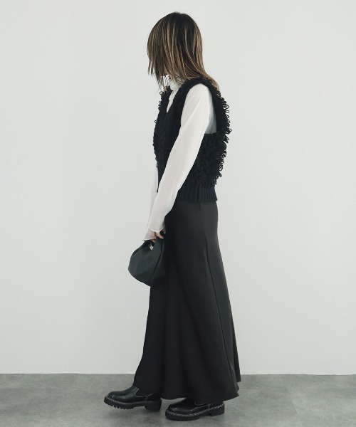 Vネックループヤーンニットベスト/Vneck loop yarn knit vest ノースリーブ タンクトップ フリンジ 重ね着 レイヤード ジレ アイボリー ホワイト 白 黒 ブラック(ベスト)|Reurie'(レウリィ) Vネックループヤーンニットベスト/Vneck loop yarn knit vest ノースリーブ タンクトップ フリンジ 重ね着 レイヤード ジレ アイボリー ホワイト 白 黒 ブラック(ベスト)|Reurie'(レウリィ)