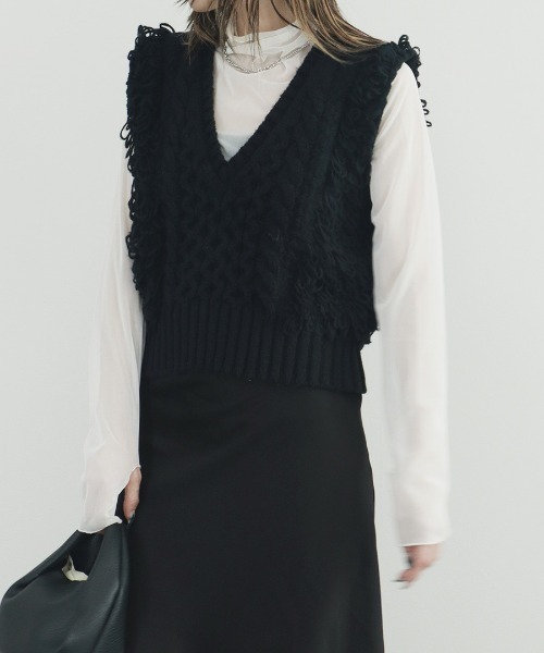 Vネックループヤーンニットベスト/Vneck loop yarn knit vest ノースリーブ タンクトップ フリンジ 重ね着 レイヤード ジレ アイボリー ホワイト 白 黒 ブラック(ベスト)|Reurie'(レウリィ) Vネックループヤーンニットベスト/Vneck loop yarn knit vest ノースリーブ タンクトップ フリンジ 重ね着 レイヤード ジレ アイボリー ホワイト 白 黒 ブラック(ベスト)|Reurie'(レウリィ)