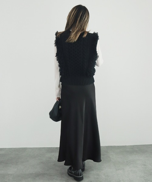 Vネックループヤーンニットベスト/Vneck loop yarn knit vest ノースリーブ タンクトップ フリンジ 重ね着 レイヤード ジレ アイボリー ホワイト 白 黒 ブラック(ベスト)|Reurie'(レウリィ) Vネックループヤーンニットベスト/Vneck loop yarn knit vest ノースリーブ タンクトップ フリンジ 重ね着 レイヤード ジレ アイボリー ホワイト 白 黒 ブラック(ベスト)|Reurie'(レウリィ)