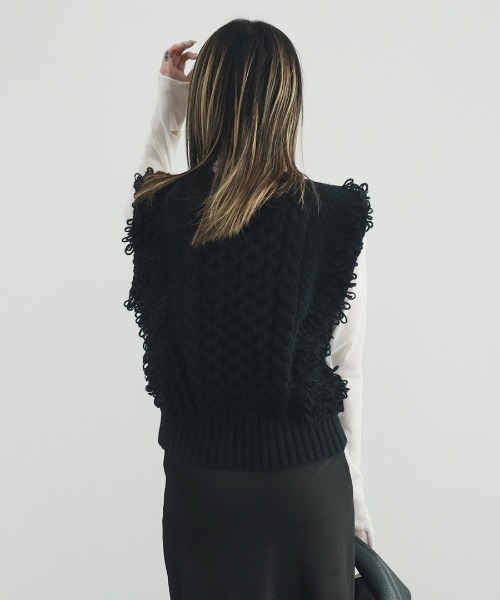 Vネックループヤーンニットベスト/Vneck loop yarn knit vest ノースリーブ タンクトップ フリンジ 重ね着 レイヤード ジレ アイボリー ホワイト 白 黒 ブラック(ベスト)|Reurie'(レウリィ) Vネックループヤーンニットベスト/Vneck loop yarn knit vest ノースリーブ タンクトップ フリンジ 重ね着 レイヤード ジレ アイボリー ホワイト 白 黒 ブラック(ベスト)|Reurie'(レウリィ)
