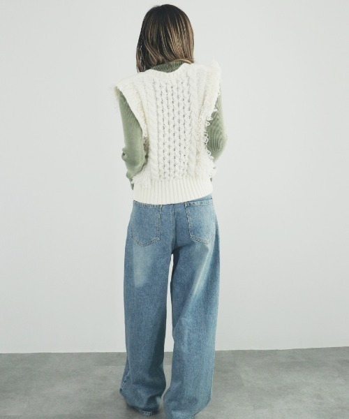 Vネックループヤーンニットベスト/Vneck loop yarn knit vest ノースリーブ タンクトップ フリンジ 重ね着 レイヤード ジレ アイボリー ホワイト 白 黒 ブラック(ベスト)|Reurie'(レウリィ) Vネックループヤーンニットベスト/Vneck loop yarn knit vest ノースリーブ タンクトップ フリンジ 重ね着 レイヤード ジレ アイボリー ホワイト 白 黒 ブラック(ベスト)|Reurie'(レウリィ)
