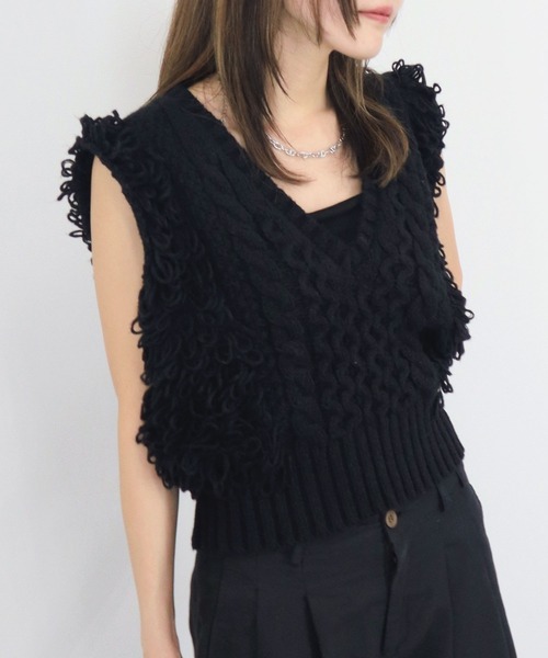 Reurie'(レウリィ)の「Vネックループヤーンニットベスト / ノースリーブ タンクトップ フリンジ 重ね着 レイヤード ジレ アイボリー ホワイト 白 黒 ブラック(ベスト・レディース・ブラック/アイボリー・FREE)」の14枚目の写真